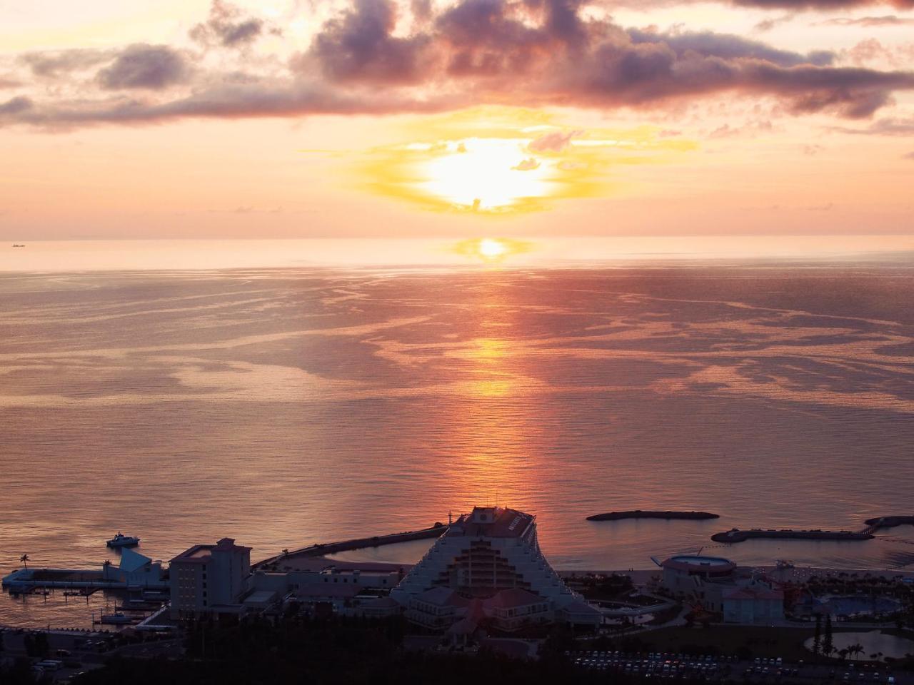 Sheraton Okinawa Sunmarina Resort Onna Kültér fotó